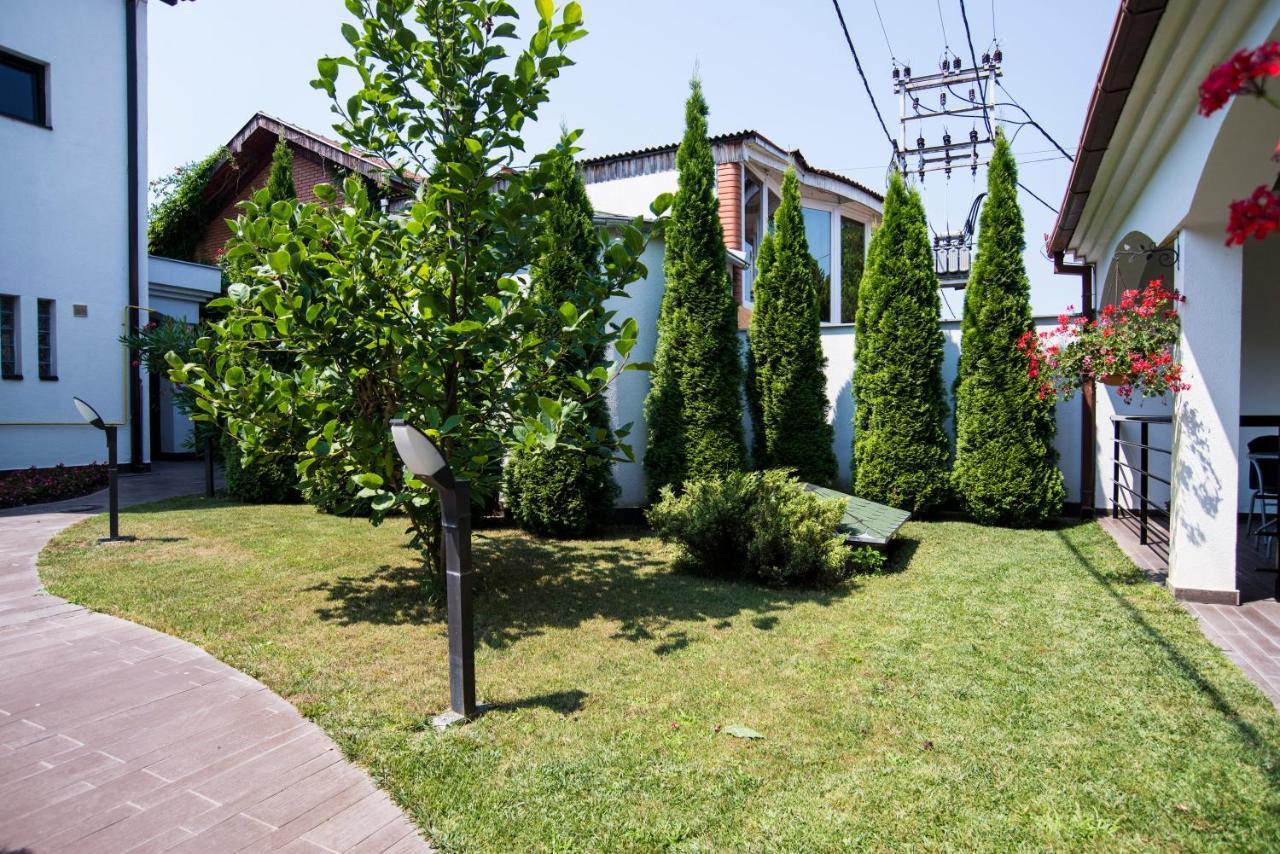 Guest House Panorama Aqualux Novi Sad Exterior photo